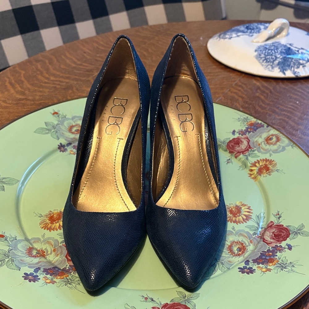 BCBG Navy Blue Heels Women’s 8.5
